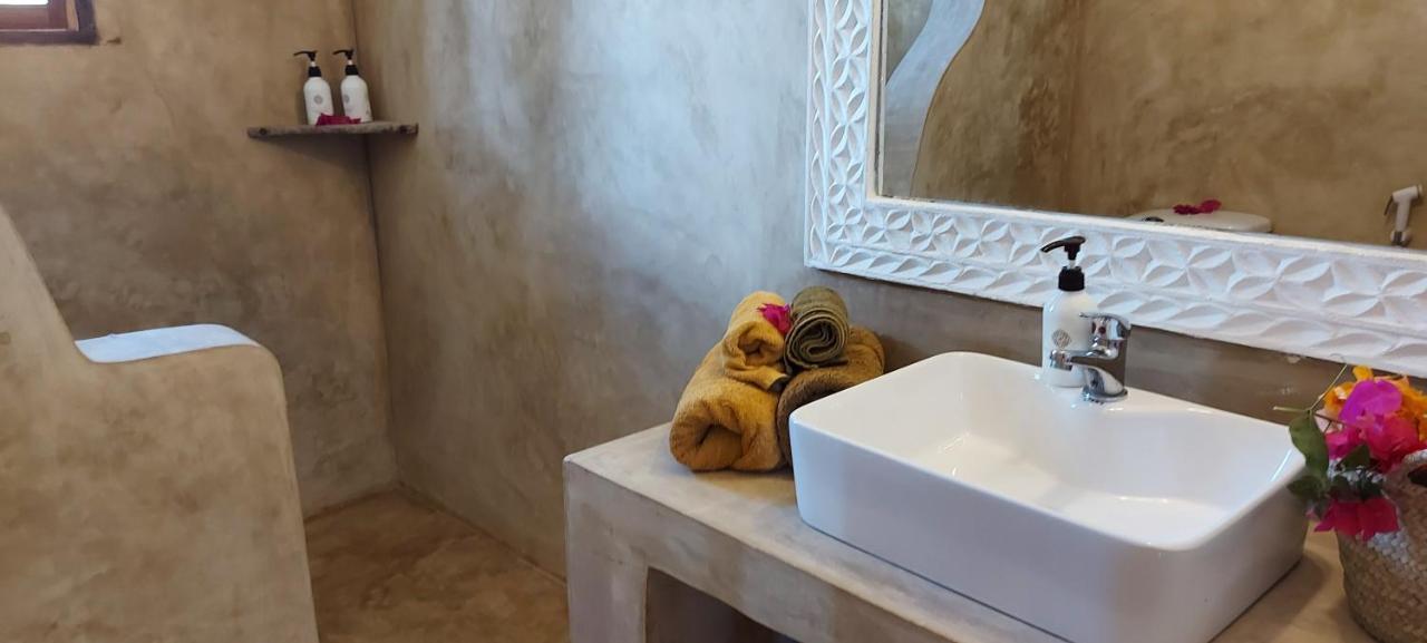 Moyo Top Floor Apartment Pwani Mchangani Kültér fotó