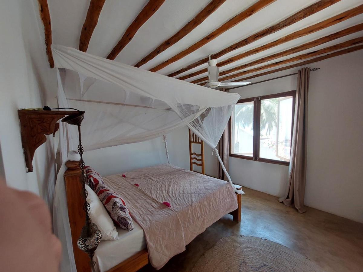 Moyo Top Floor Apartment Pwani Mchangani Kültér fotó